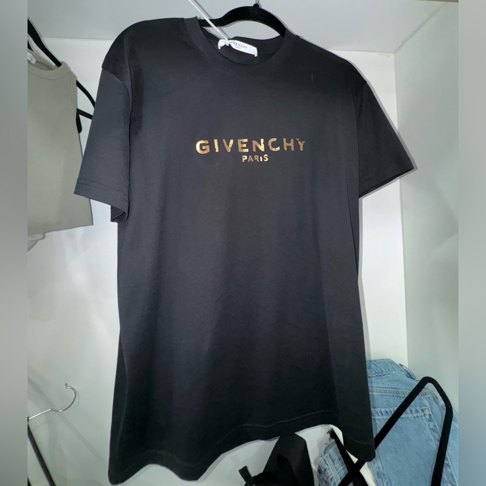 Brand new givenchy tshirt